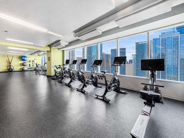 340 E RANDOLPH Street 2905, Chicago, IL 60601