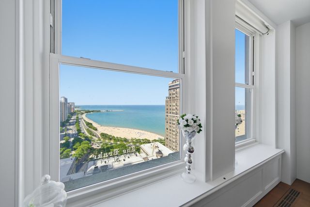 159 E Walton Place 22A, Chicago, IL 60611