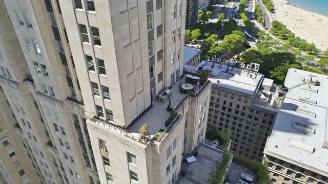 159 E Walton Place 22A, Chicago, IL 60611