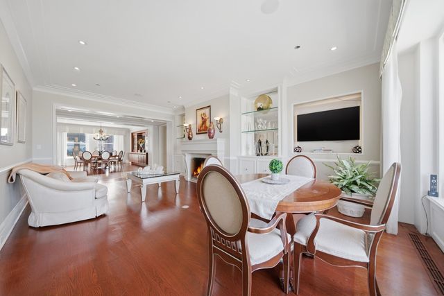 159 E Walton Place 22A, Chicago, IL 60611