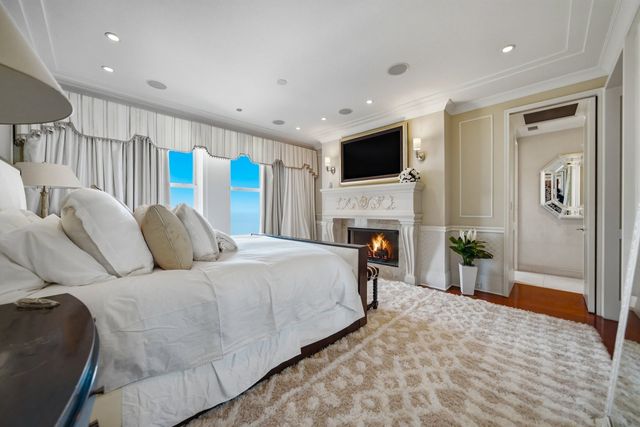 159 E Walton Place 22A, Chicago, IL 60611