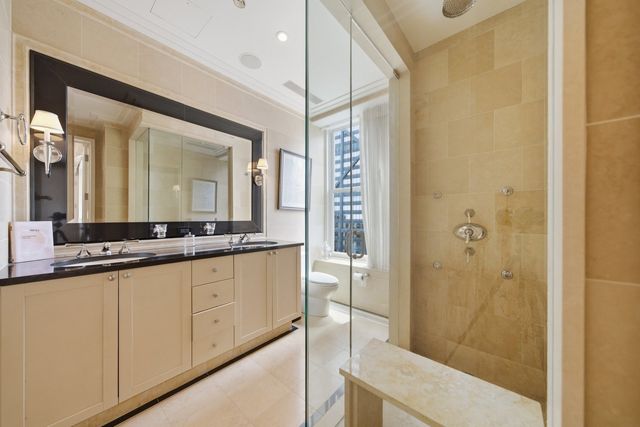 159 E Walton Place 22A, Chicago, IL 60611