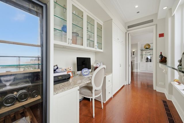 159 E Walton Place 22A, Chicago, IL 60611