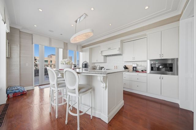 159 E Walton Place 22A, Chicago, IL 60611