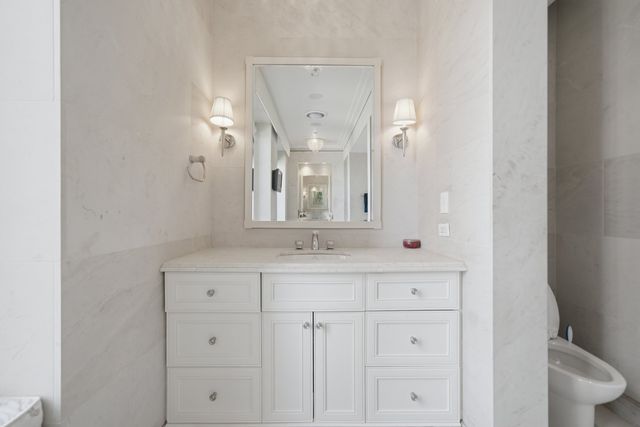159 E Walton Place 22A, Chicago, IL 60611