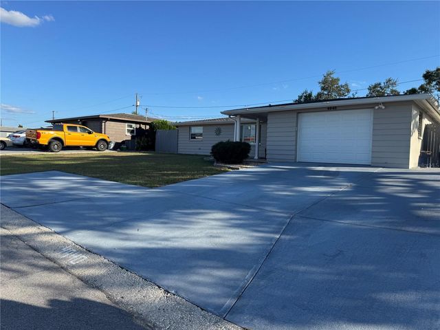 4940 PICTURE AVENUE, Holiday, FL 34690