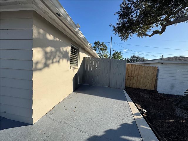 4940 PICTURE AVENUE, Holiday, FL 34690