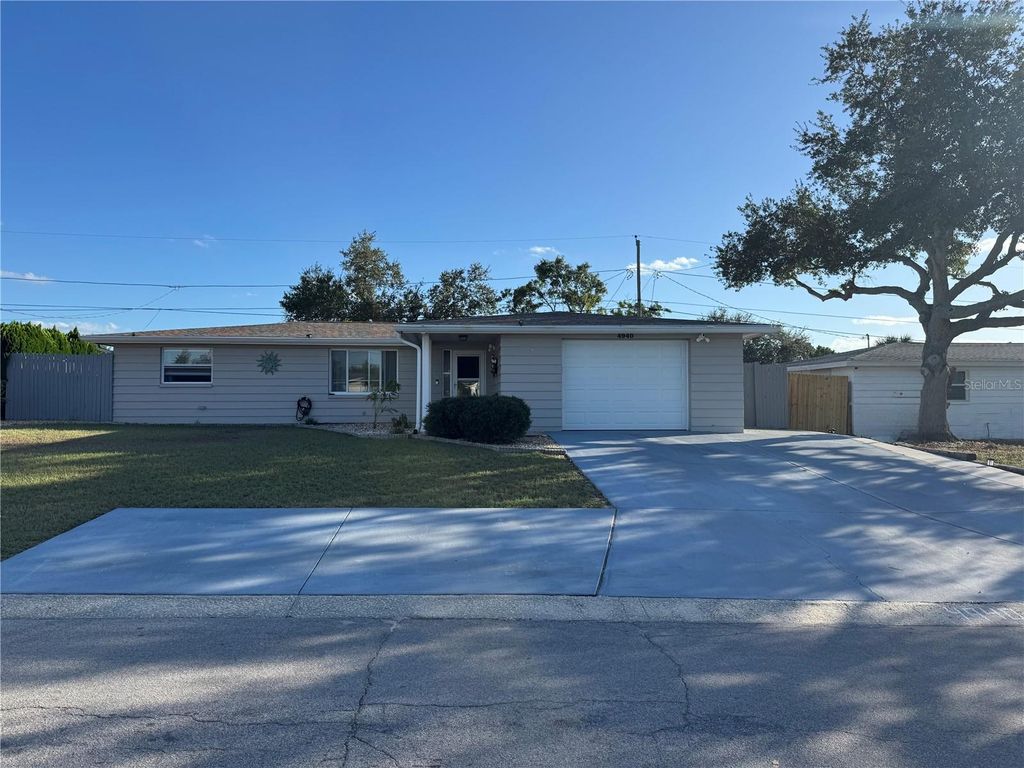 4940 PICTURE AVENUE, Holiday, FL 34690