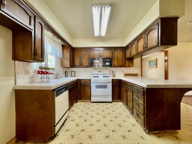 2851 Julia Cir, Hanford, CA 93230