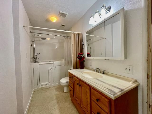 2851 Julia Cir, Hanford, CA 93230