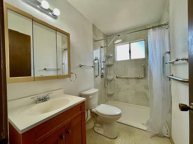 2851 Julia Cir, Hanford, CA 93230