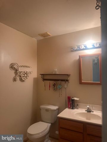 305 JACKSON ST, Warrenton, VA 20186