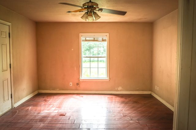 5029 Royal Drive, Fort Worth, TX 76116