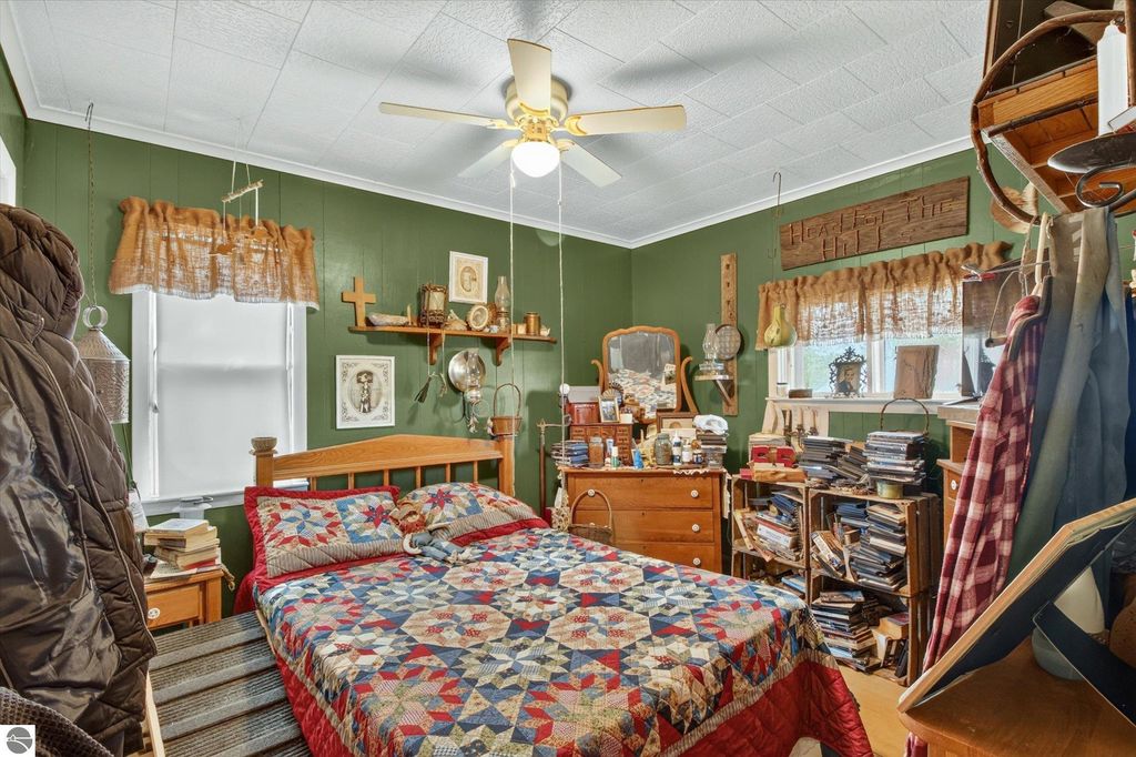 Image 18 of property listing at 4667 N Croswell Road, Alma, MI 48801