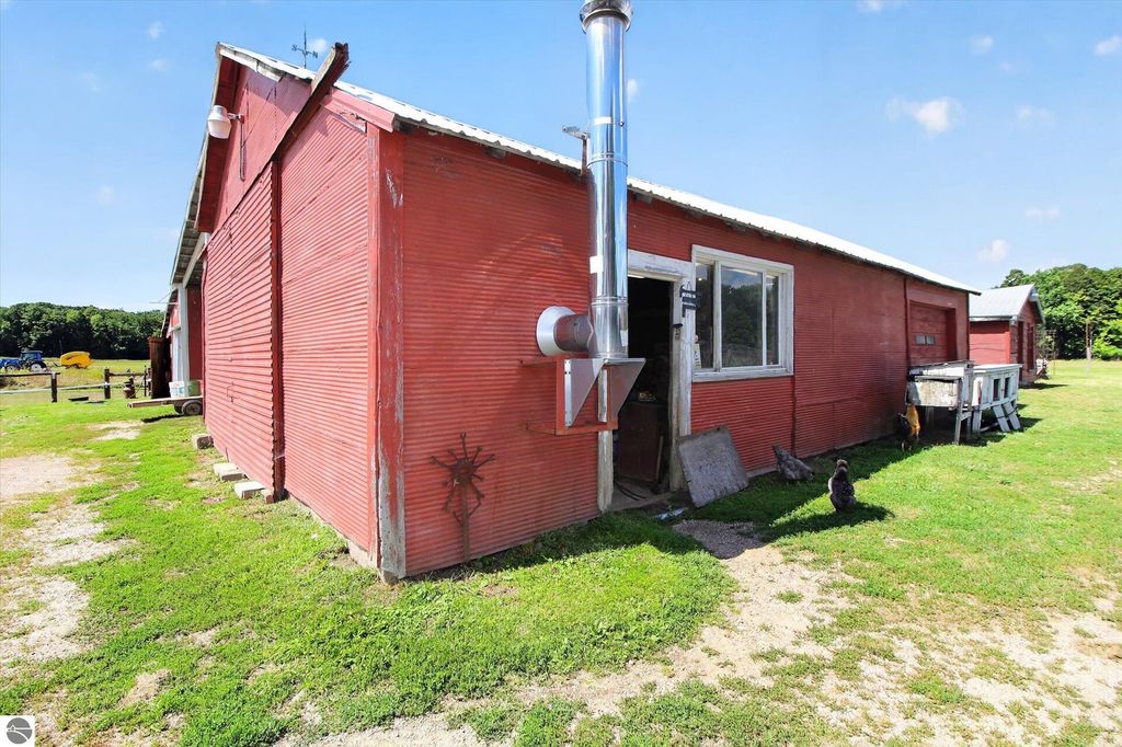 Image 50 of property listing at 4667 N Croswell Road, Alma, MI 48801