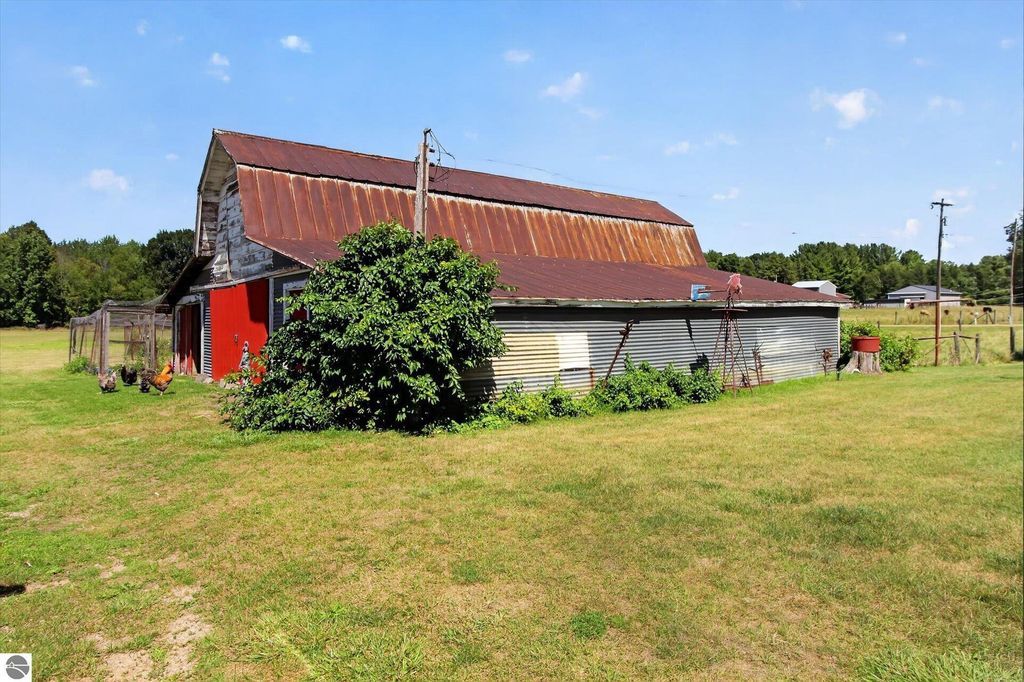 Image 51 of property listing at 4667 N Croswell Road, Alma, MI 48801