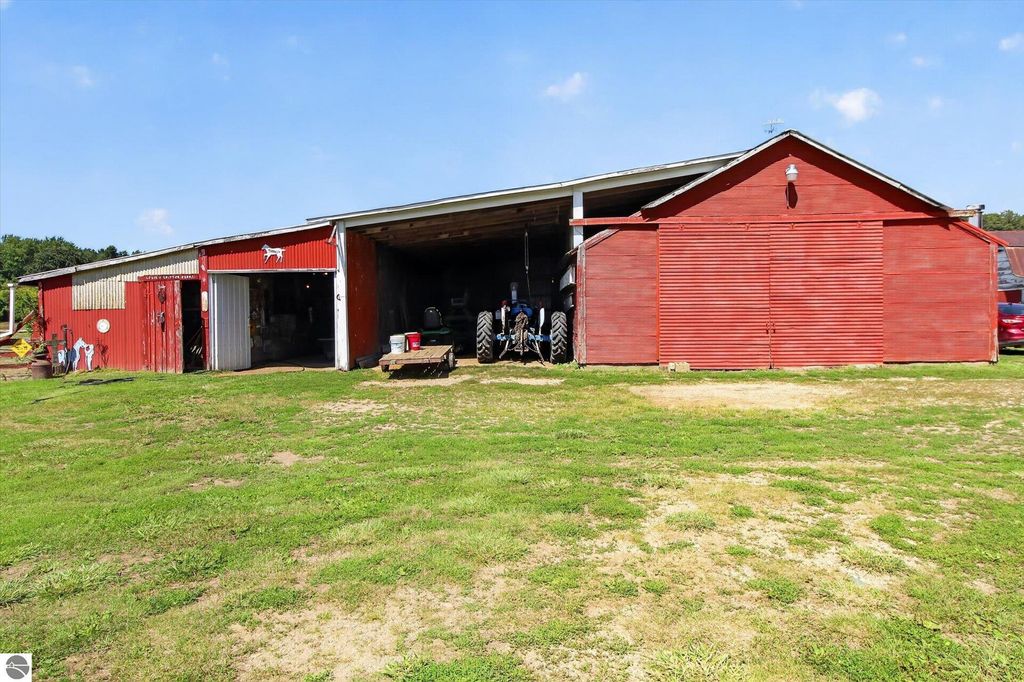 Image 59 of property listing at 4667 N Croswell Road, Alma, MI 48801