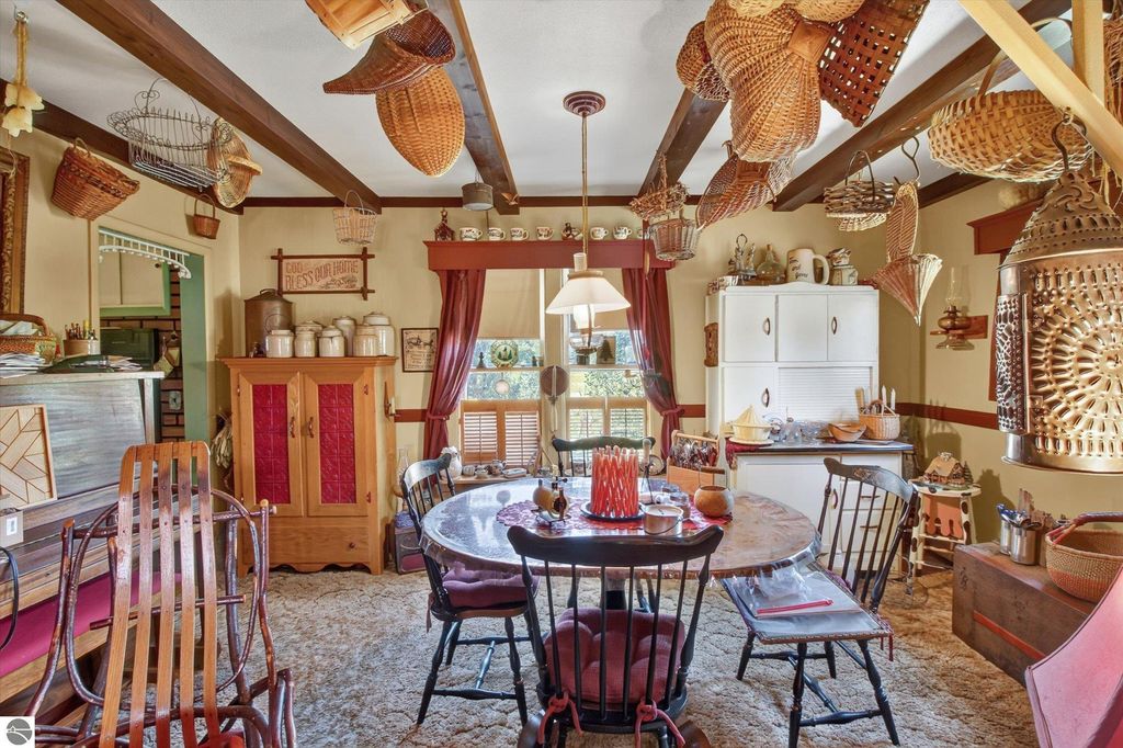 Image 8 of property listing at 4667 N Croswell Road, Alma, MI 48801