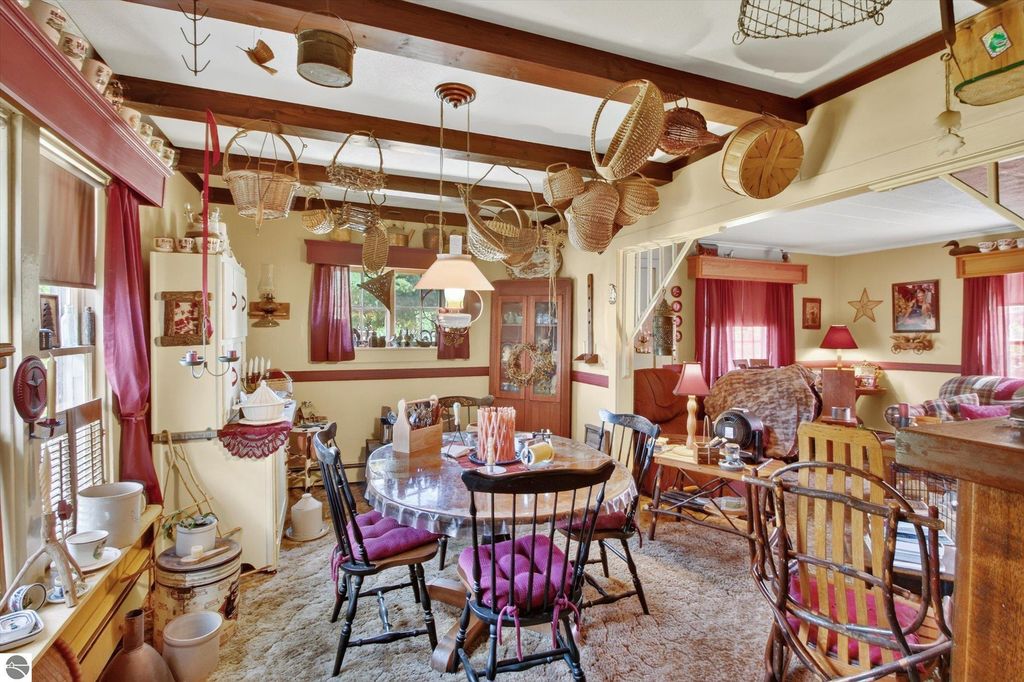 Image 9 of property listing at 4667 N Croswell Road, Alma, MI 48801