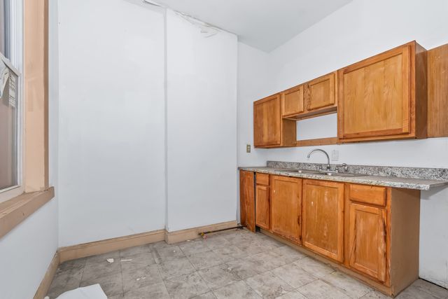 6141 S Justine Street, Chicago, IL 60636