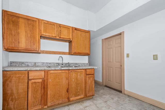 6141 S Justine Street, Chicago, IL 60636