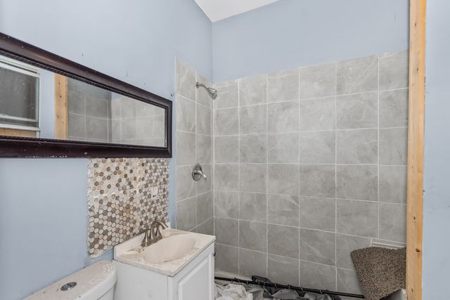 6141 S Justine Street, Chicago, IL 60636