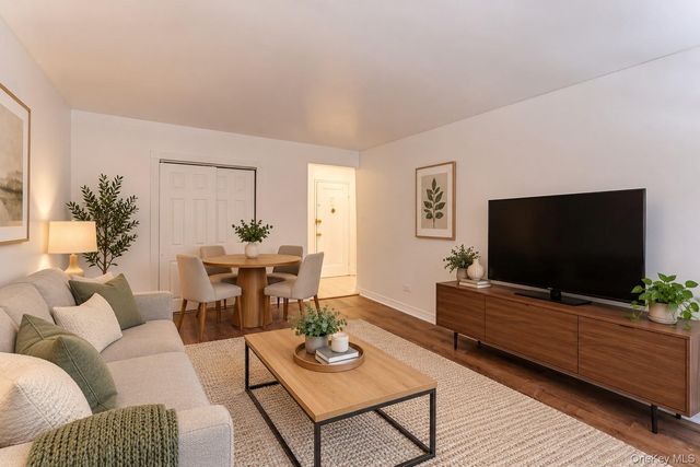 78-11 Main Street 1G, Flushing, NY 11367