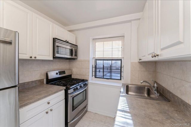 78-11 Main Street 1G, Flushing, NY 11367