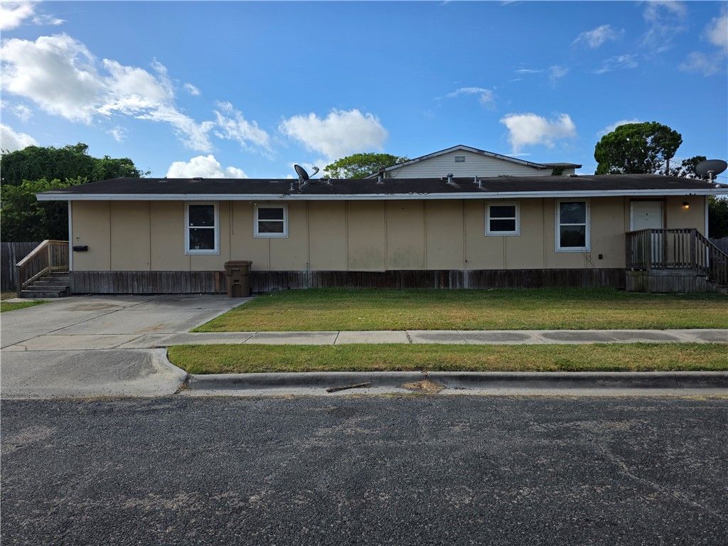 1802 16th St, Corpus Christi, TX 78404 — exterior