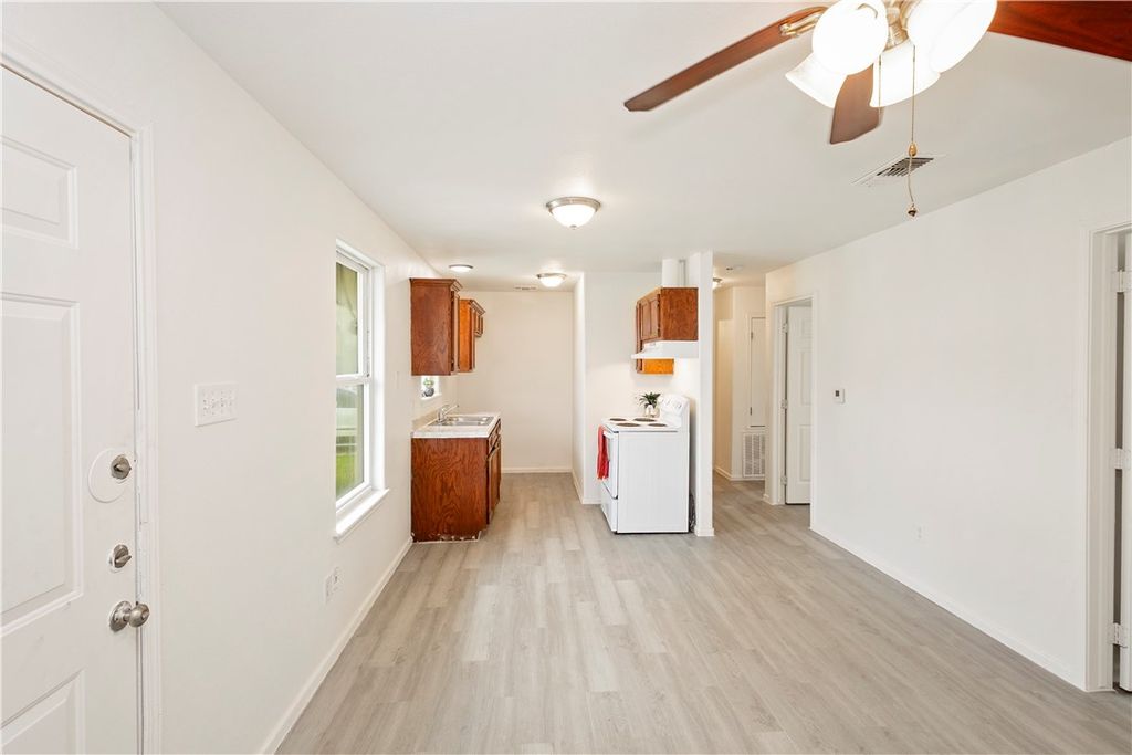 1802 16th St, Corpus Christi, TX 78404 — photo 5