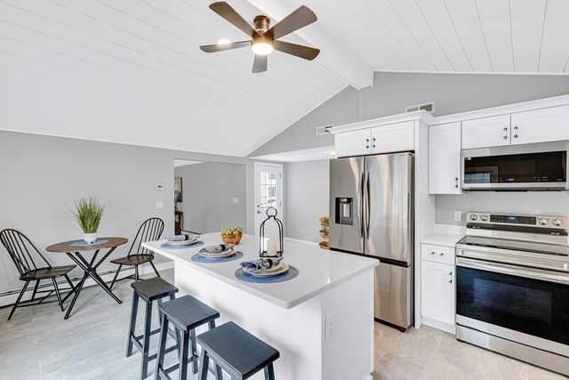 7 Trues Pkwy, Sandown, NH 03873