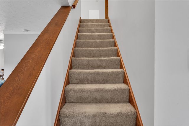 529 Brandywine Dr, Cranberry Twp, PA 16066