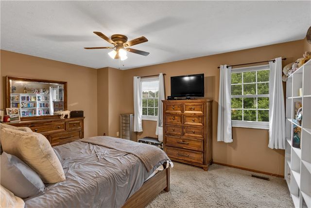 529 Brandywine Dr, Cranberry Twp, PA 16066