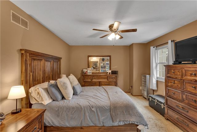 529 Brandywine Dr, Cranberry Twp, PA 16066