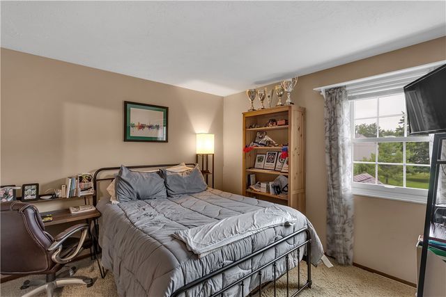 529 Brandywine Dr, Cranberry Twp, PA 16066