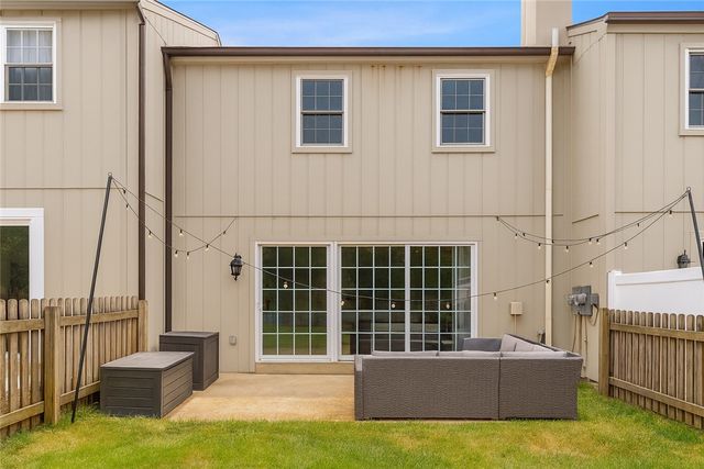 529 Brandywine Dr, Cranberry Twp, PA 16066