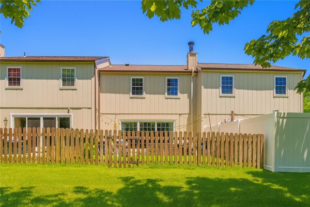 529 Brandywine Dr, Cranberry Twp, PA 16066