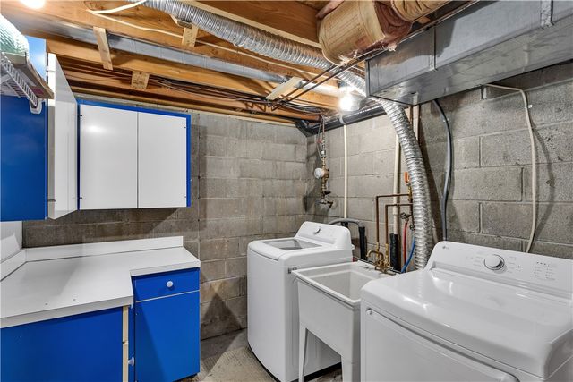 529 Brandywine Dr, Cranberry Twp, PA 16066