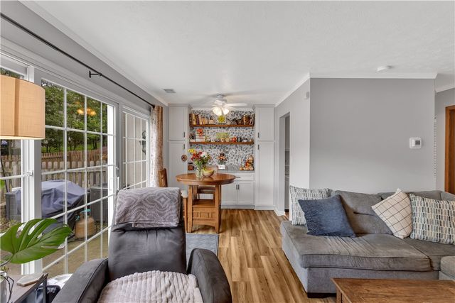 529 Brandywine Dr, Cranberry Twp, PA 16066