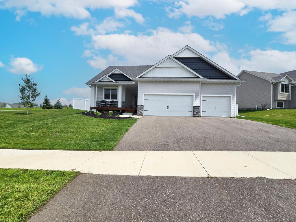 18528 Hexham Lane, Lakeville, MN 55044