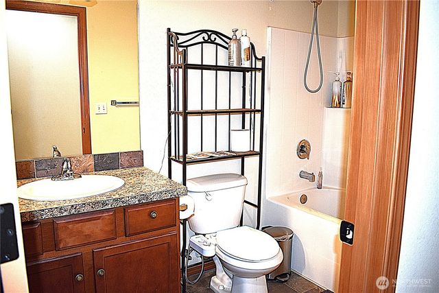 20236 White Rock Loop SW, Centralia, WA 98531