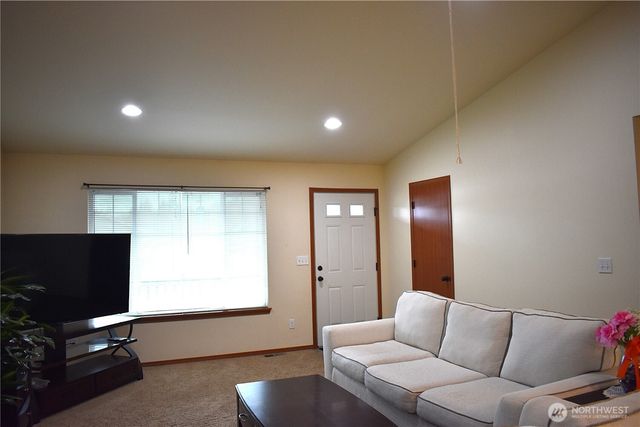 20236 White Rock Loop SW, Centralia, WA 98531