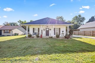 1405 S 5th Street, Rogers, AR 72756