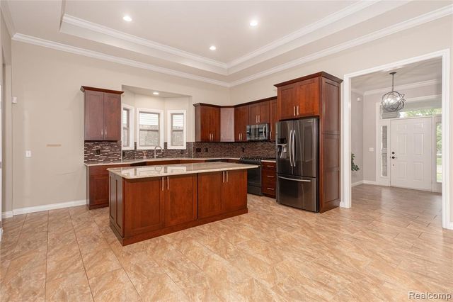 18755 Newton Street, Macomb, MI 48042