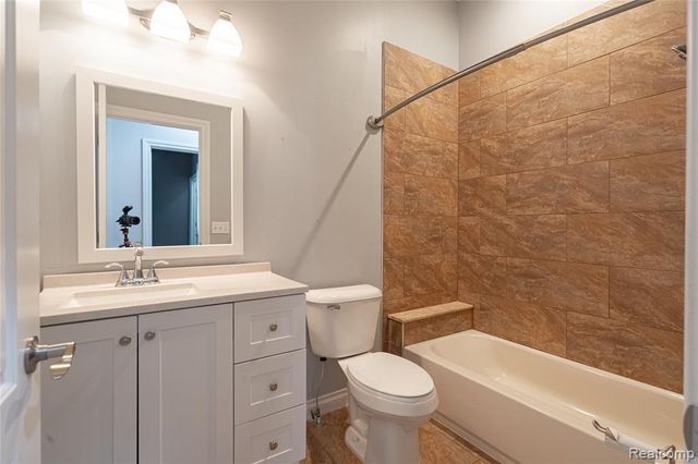 18755 Newton Street, Macomb, MI 48042