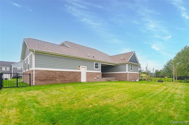 18755 Newton Street, Macomb, MI 48042