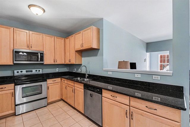 228 W Oakbrook Drive, Ann Arbor, MI 48103