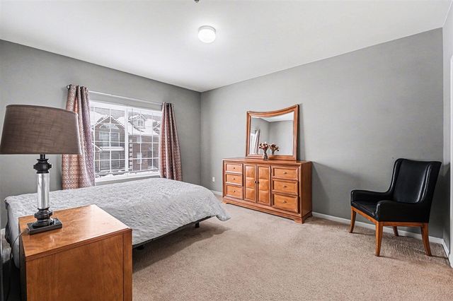 228 W Oakbrook Drive, Ann Arbor, MI 48103