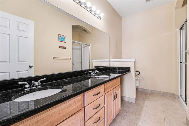 228 W Oakbrook Drive, Ann Arbor, MI 48103