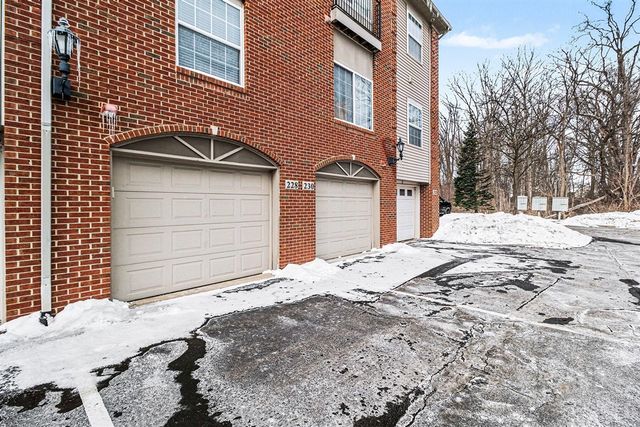 228 W Oakbrook Drive, Ann Arbor, MI 48103